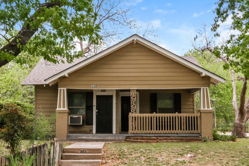 2,155/Mo, 320 Kirven Waxahachie, TX 75165 External View