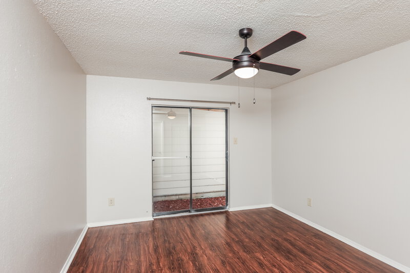 1,970/Mo, 2728 Oak Bend Dallas, TX 75227 Main Bedroom View