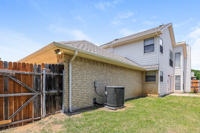 1,970/Mo, 2728 Oak Bend Dallas, TX 75227 Rear View