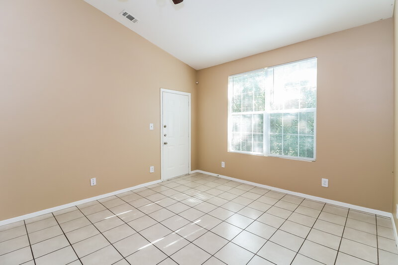1,955/Mo, 2915 Avenue C Fort Worth, TX 76105 Living Room View 2