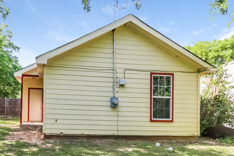 1,955/Mo, 2915 Avenue C Fort Worth, TX 76105 Rear View