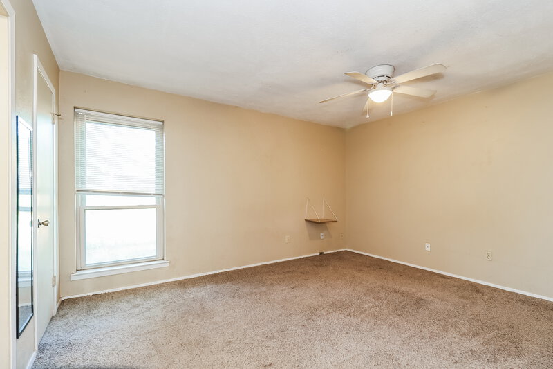 1,845/Mo, 5404 Lansingford Arlington, TX 76017 Main Bedroom View 2