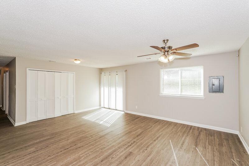 1,650/Mo, 4248 Ambrose Dr Dallas, TX 75241 Living Room View