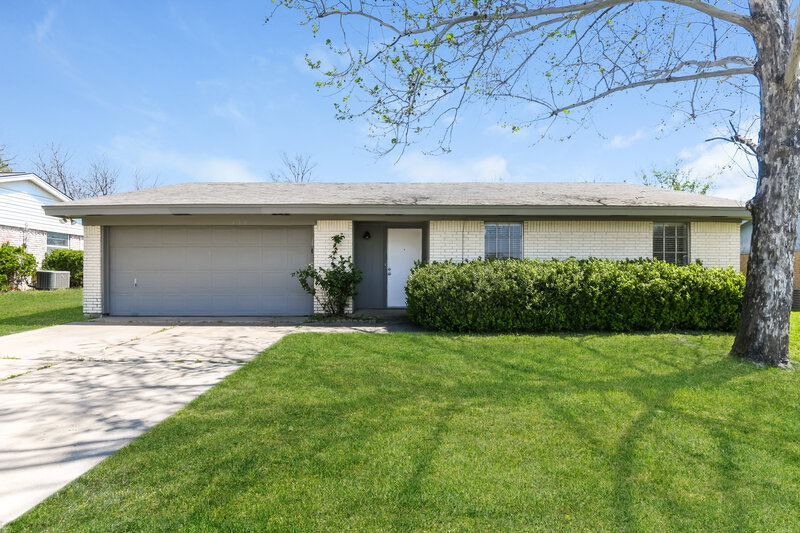 1,975/Mo, 133 Mountain View Azle, TX 76020 External View