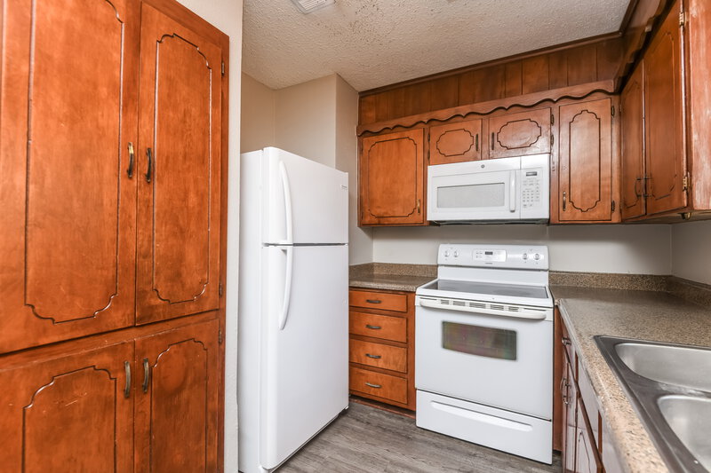 1,975/Mo, 133 Mountain View Azle, TX 76020 Kitchen View 4