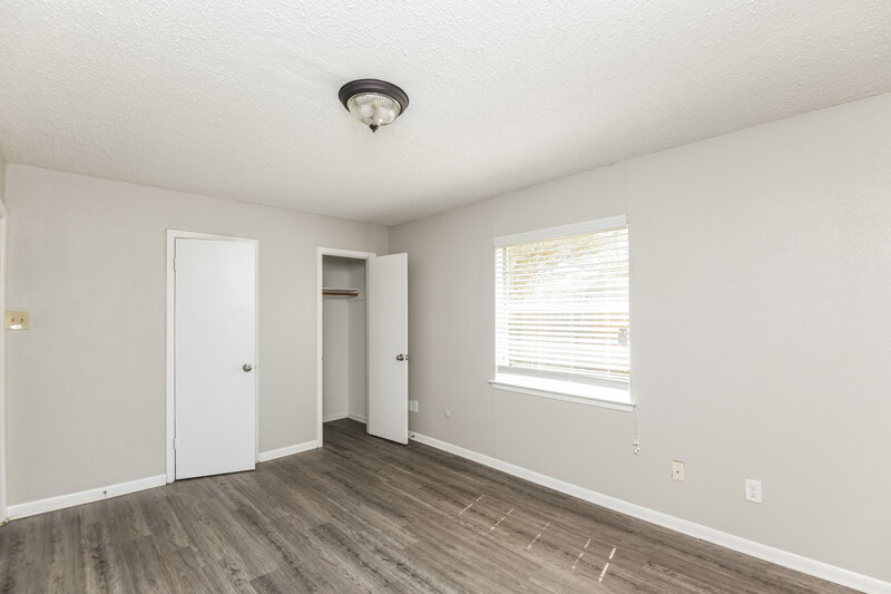 1,975/Mo, 133 Mountain View Azle, TX 76020 Main Bedroom View 3