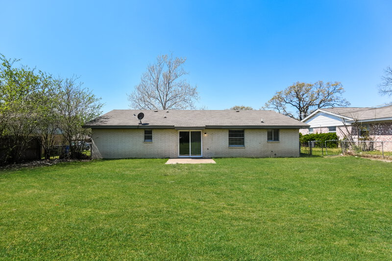 1,975/Mo, 133 Mountain View Azle, TX 76020 Rear View 2