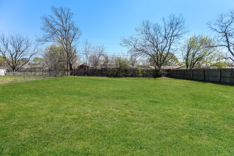 1,975/Mo, 133 Mountain View Azle, TX 76020 Exterior View