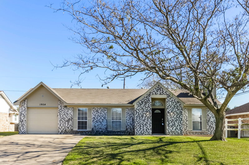 1,865/Mo, 1954 Carrington Glenn Heights, TX 75154 External View