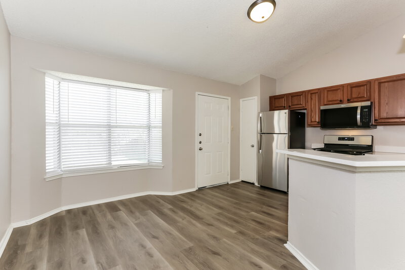 1,865/Mo, 1954 Carrington Glenn Heights, TX 75154 Living Room View 2