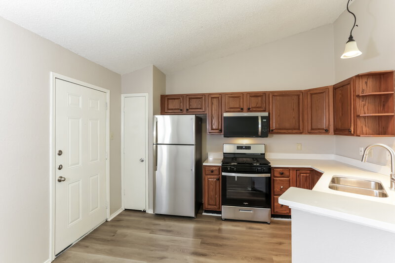 1,865/Mo, 1954 Carrington Glenn Heights, TX 75154 Living Room View 3