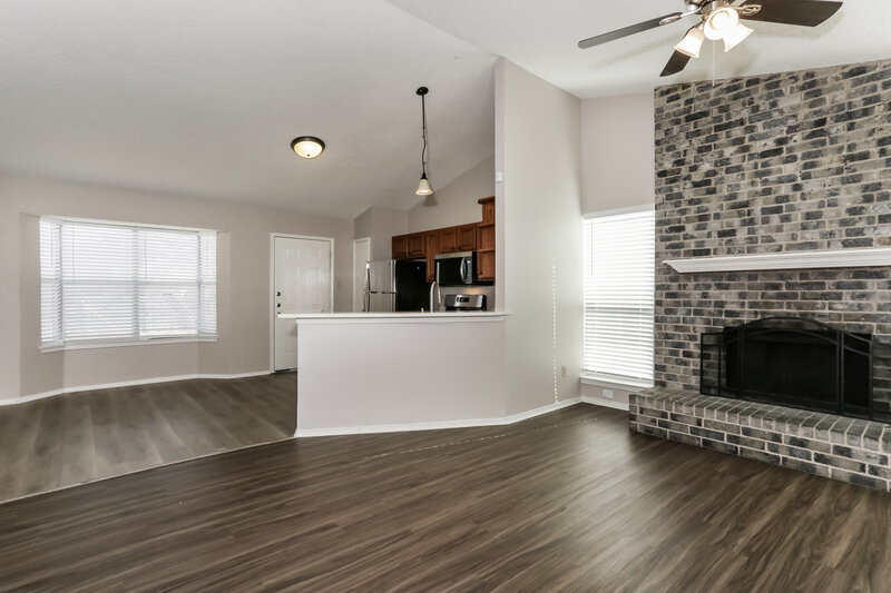 1,865/Mo, 1954 Carrington Glenn Heights, TX 75154 Living Room View 4