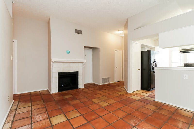 1,750/Mo, 1424 Horncastle Fort Worth, TX 76134 Living Room View