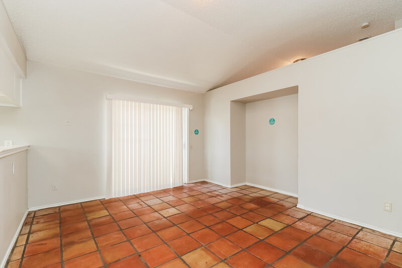 1,750/Mo, 1424 Horncastle Fort Worth, TX 76134 Living Room View 2