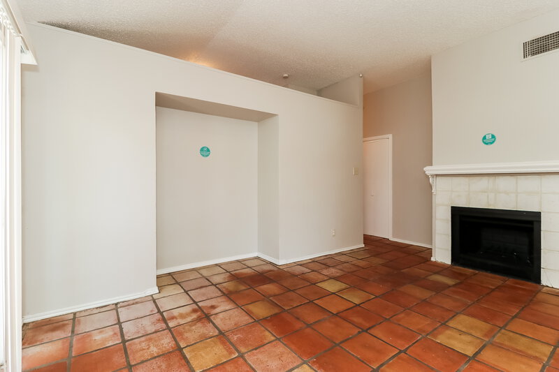 1,750/Mo, 1424 Horncastle Fort Worth, TX 76134 Living Room View 3