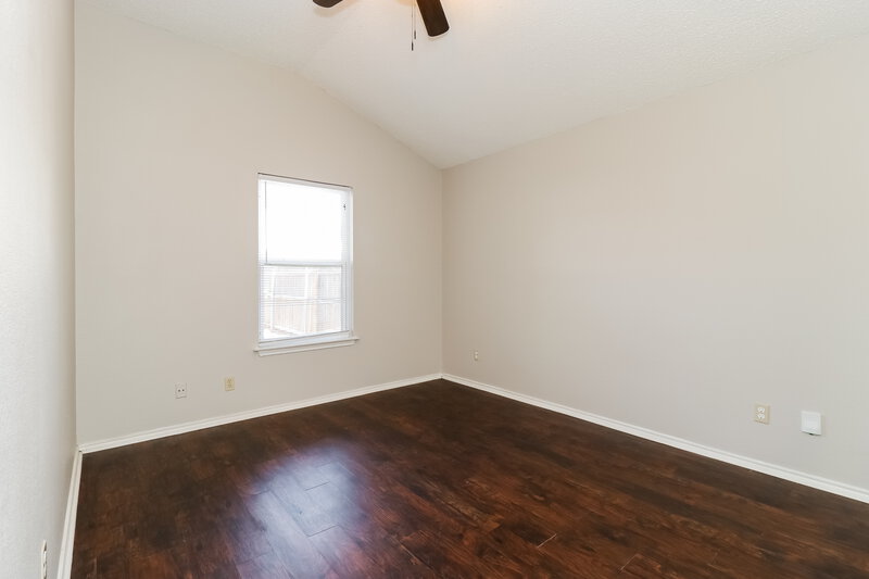 1,750/Mo, 1424 Horncastle Fort Worth, TX 76134 Main Bedroom View