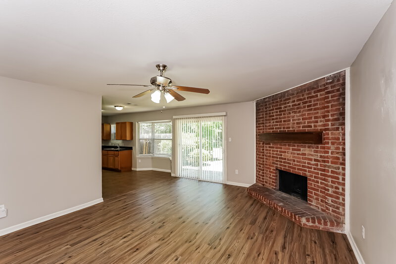 2,160/Mo, 1201 Brook Hill Arlington, TX 76014 Living Room View