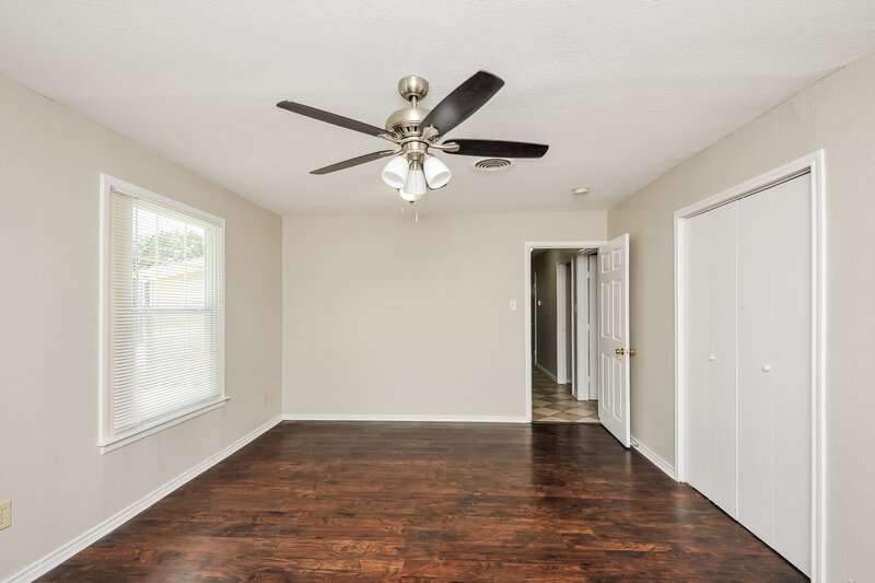 1,570/Mo, 4229 Frazier Ave Fort Worth, TX 76115 Main Bedroom View