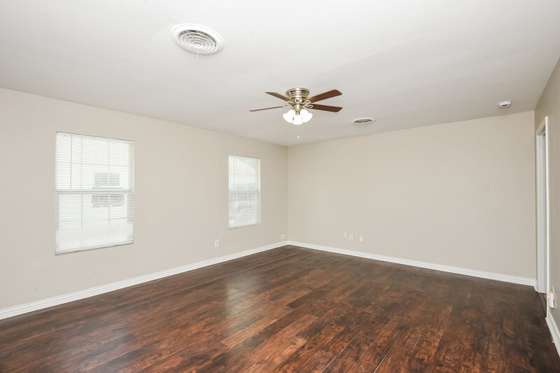 1,570/Mo, 4229 Frazier Ave Fort Worth, TX 76115 Main Bedroom View 3