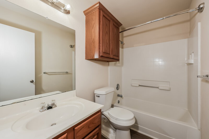 2,185/Mo, 12249 Shadow Wood Trl Burleson, TX 76028 Bathroom View