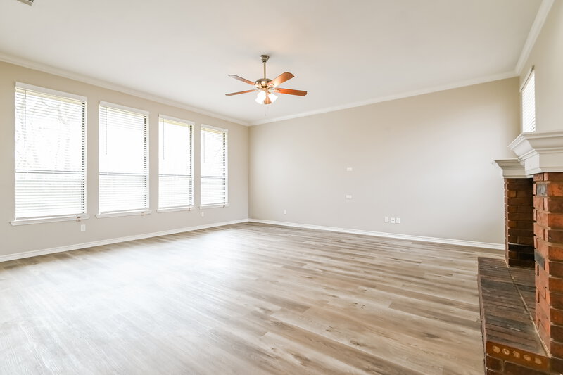 2,285/Mo, 864 Woodridge Dr Desoto, TX 75115 Living Room View