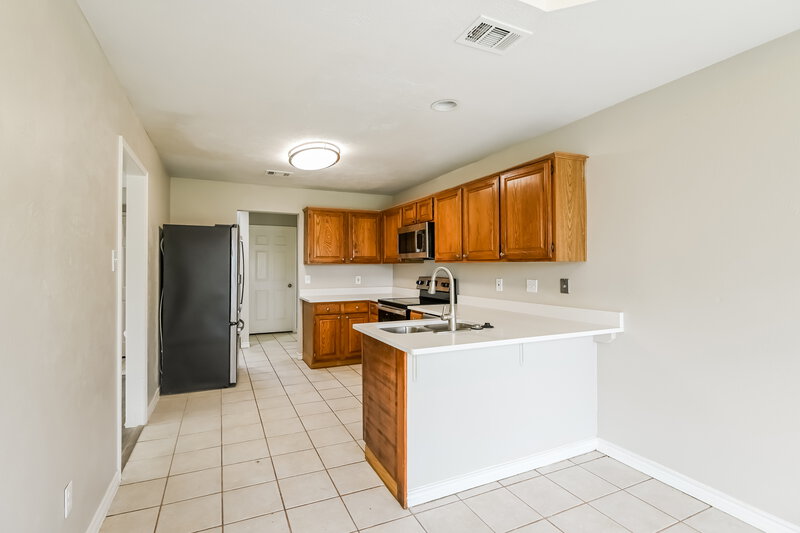 2,285/Mo, 864 Woodridge Dr Desoto, TX 75115 Kitchen View 4
