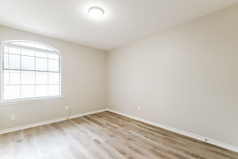 2,285/Mo, 864 Woodridge Dr Desoto, TX 75115 Bedroom View 2