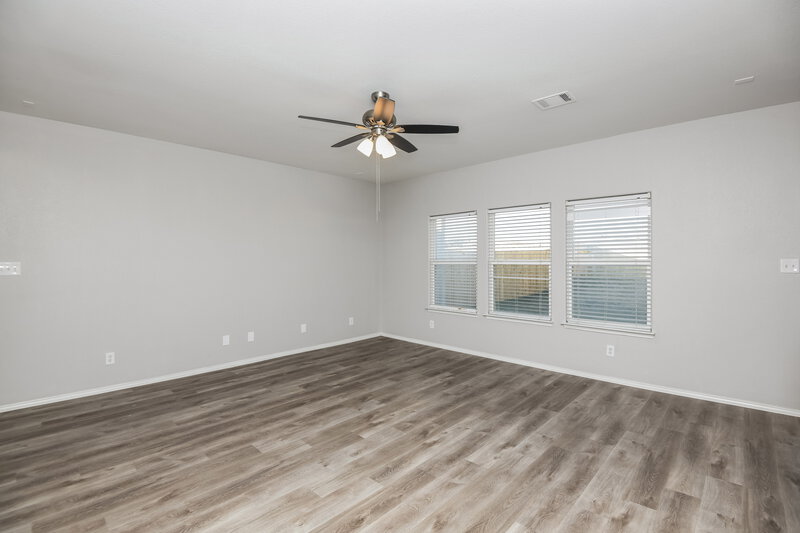 2,175/Mo, 5704 Parkview Hills Ln Fort Worth, TX 76179 Living Room View 2