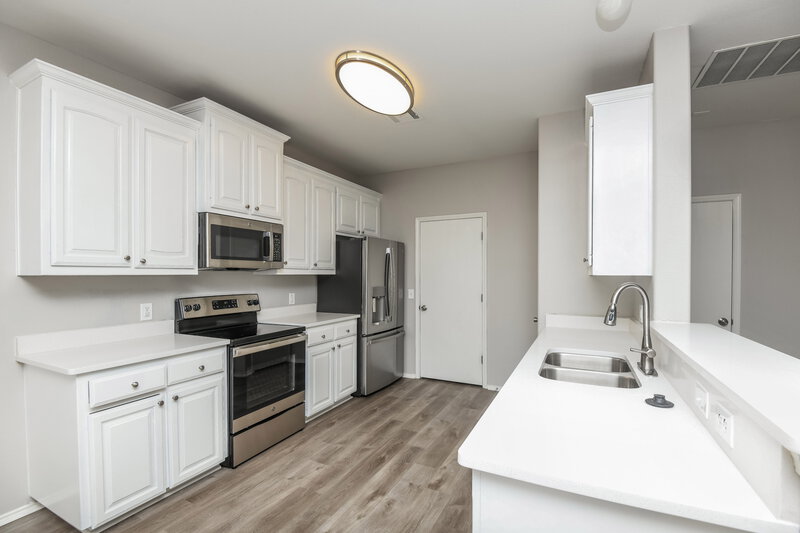 2,175/Mo, 5704 Parkview Hills Ln Fort Worth, TX 76179 Kitchen View