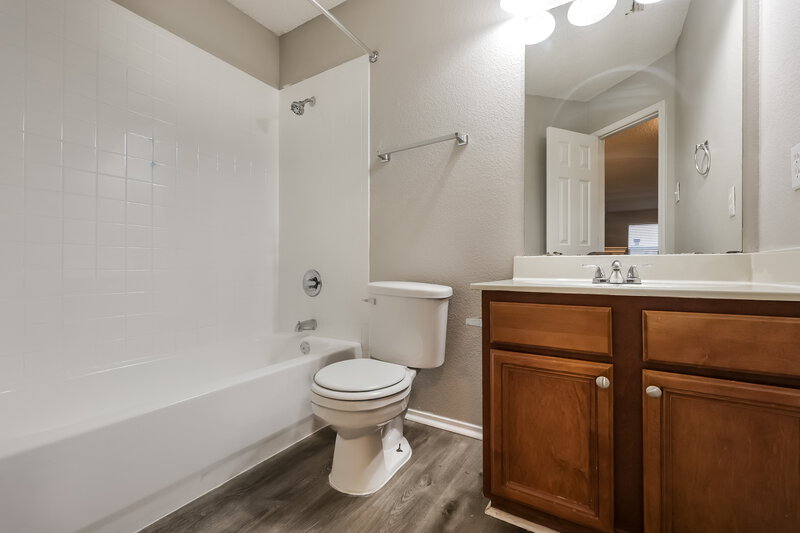 2,335/Mo, 10173 Chapel Springs Trl Fort Worth, TX 76116 Bathroom View