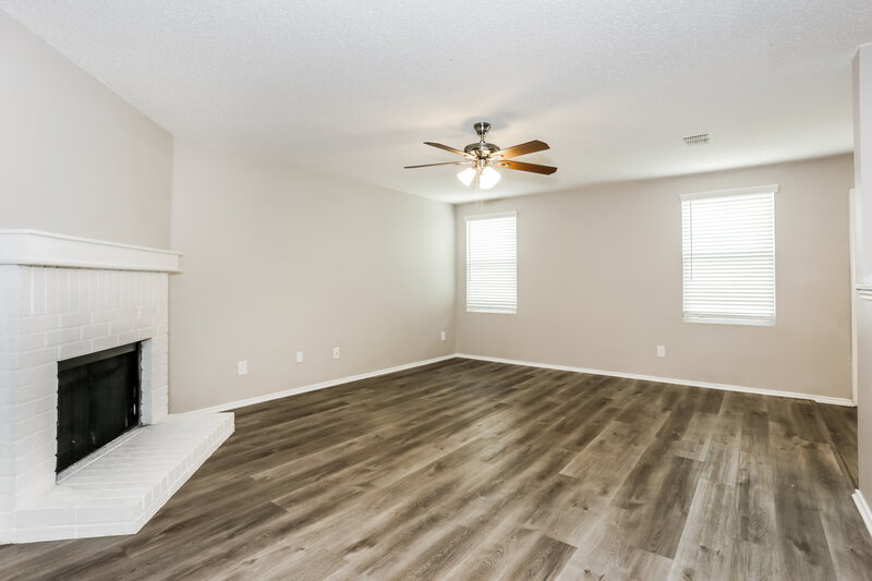 2,210/Mo, 1824 Lariat Dr Justin, TX 76247 Living Room View