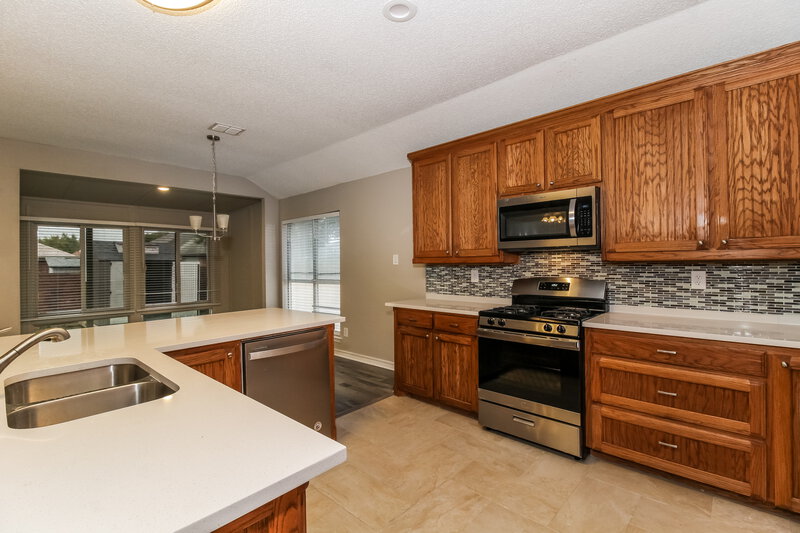 2,445/Mo, 5912 Hillview Dr Watauga, TX 76148 Kitchen View 3