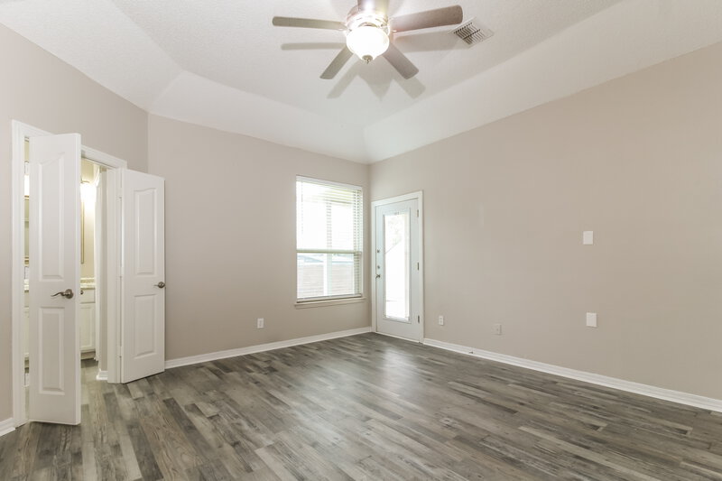 2,445/Mo, 5912 Hillview Dr Watauga, TX 76148 Main Bedroom View 2