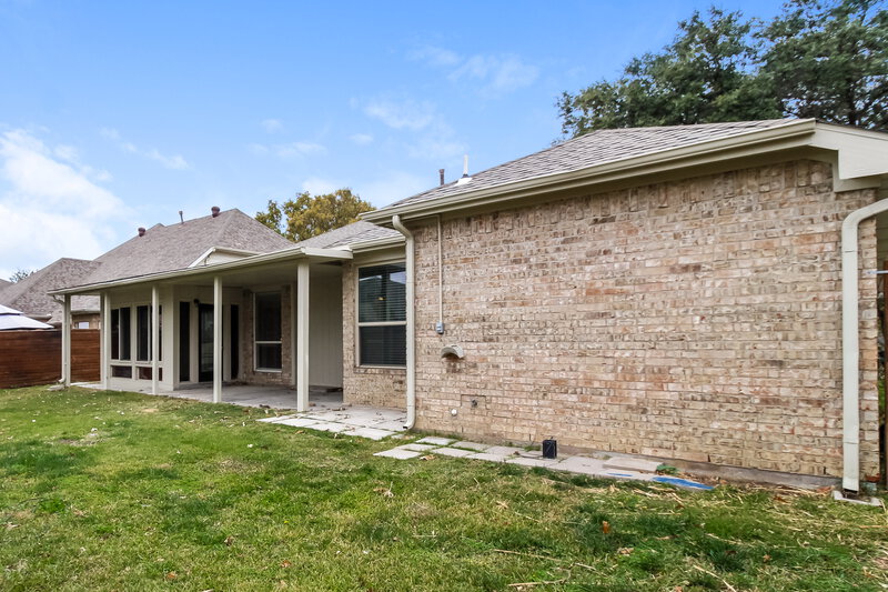 2,445/Mo, 5912 Hillview Dr Watauga, TX 76148 Rear View