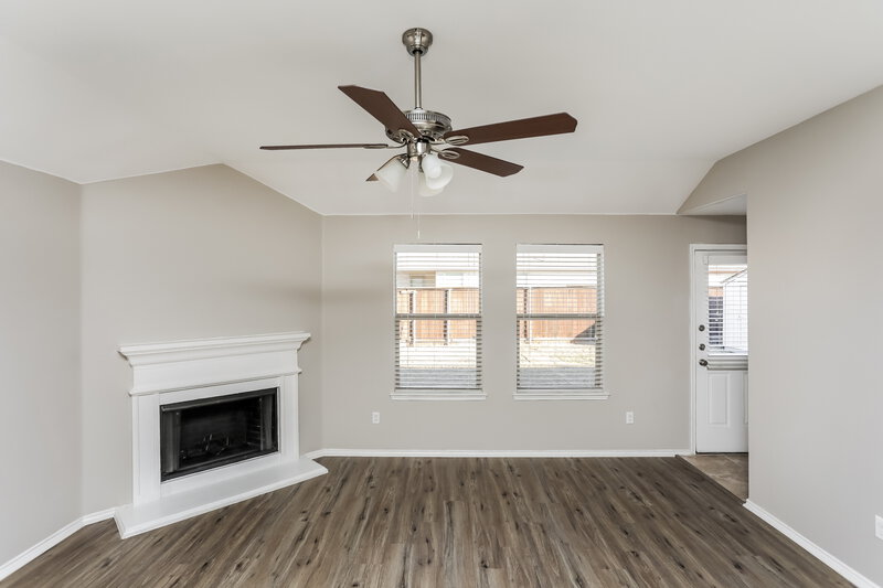 2,185/Mo, 493 Jackson Ln Lavon, TX 75166 Living Room View