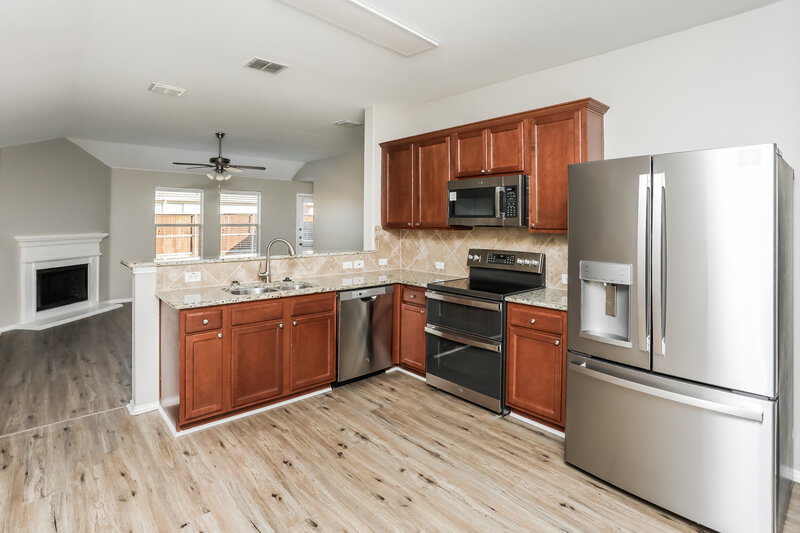 2,185/Mo, 493 Jackson Ln Lavon, TX 75166 Kitchen View 2