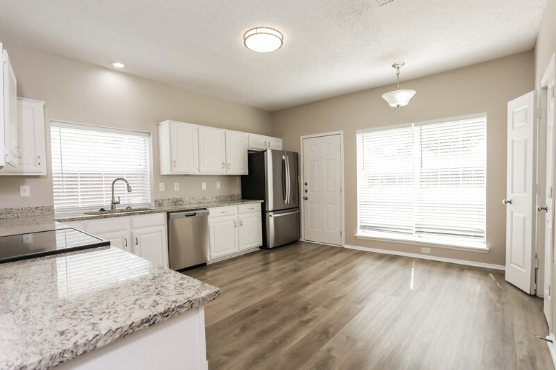 2,390/Mo, 1511 Curtis Ln Cedar Hill, TX 75104 Kitchen View
