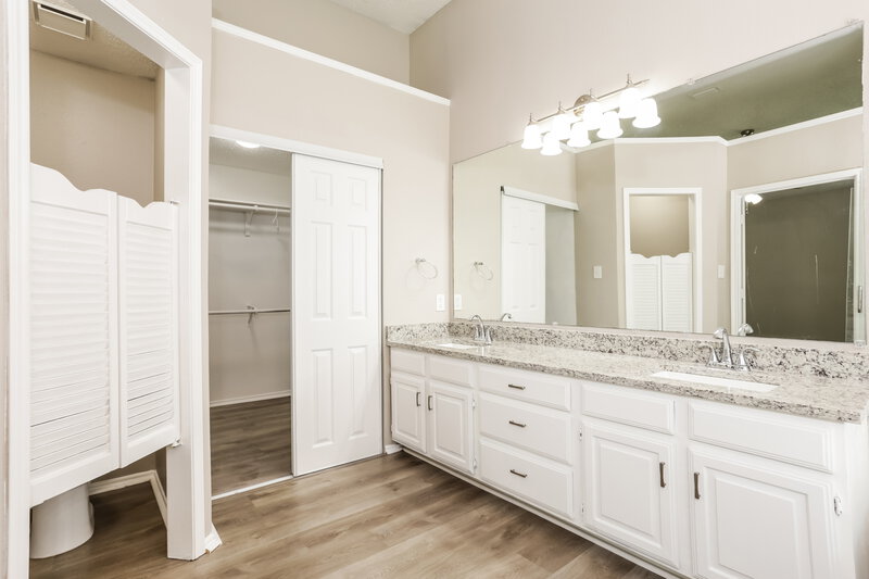 2,390/Mo, 1511 Curtis Ln Cedar Hill, TX 75104 Bathroom View