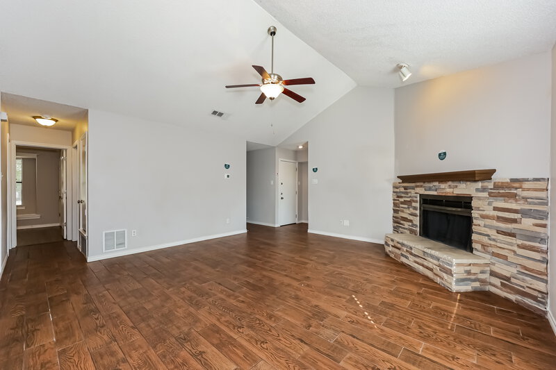 2,040/Mo, 608 Reed St Roanoke, TX 76262 Living Room View 2