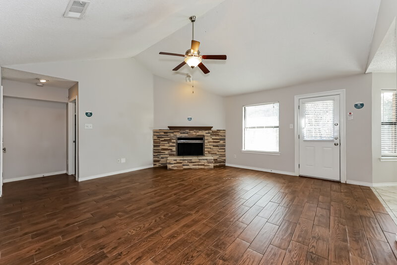 2,040/Mo, 608 Reed St Roanoke, TX 76262 Living Room View 3