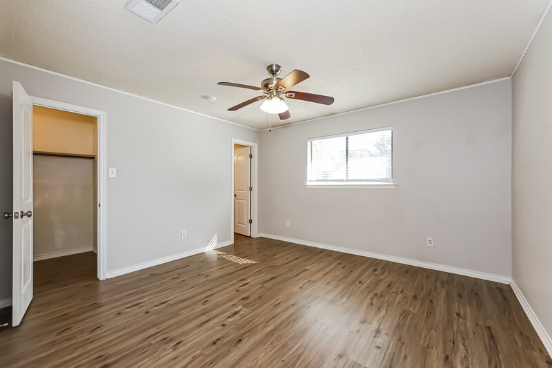 2,040/Mo, 608 Reed St Roanoke, TX 76262 Main Bedroom View