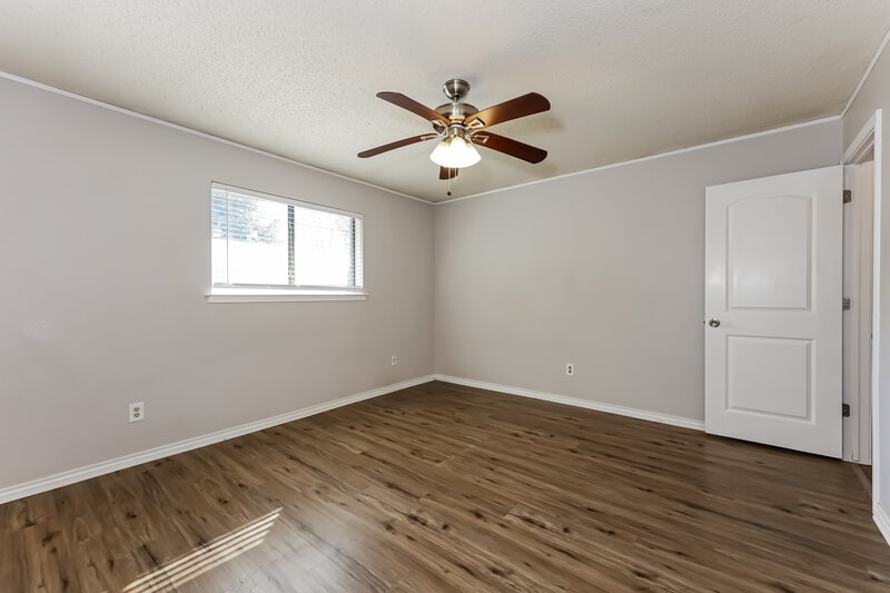 2,040/Mo, 608 Reed St Roanoke, TX 76262 Main Bedroom View 2
