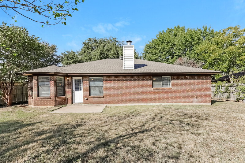 2,040/Mo, 608 Reed St Roanoke, TX 76262 Rear View 2