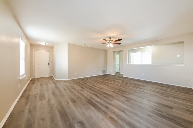 2,175/Mo, 1167 Tomahawk Dr Dallas, TX 75253 Living Room View