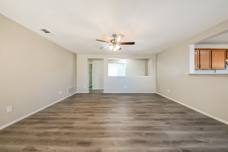 2,175/Mo, 1167 Tomahawk Dr Dallas, TX 75253 Living Room View 3