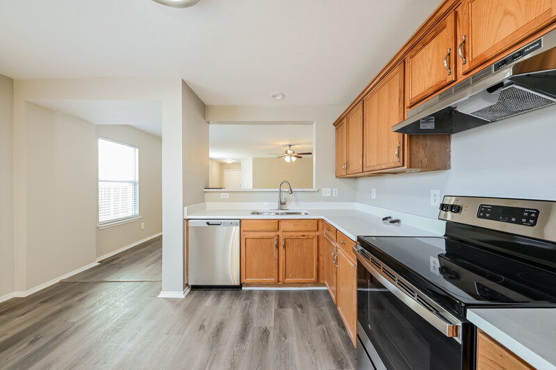 2,175/Mo, 1167 Tomahawk Dr Dallas, TX 75253 Kitchen View
