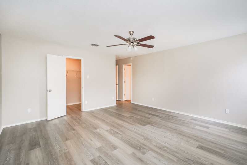 2,230/Mo, 2931 Volturno Dr Grand Prairie, TX 75052 Main Bedroom View 2