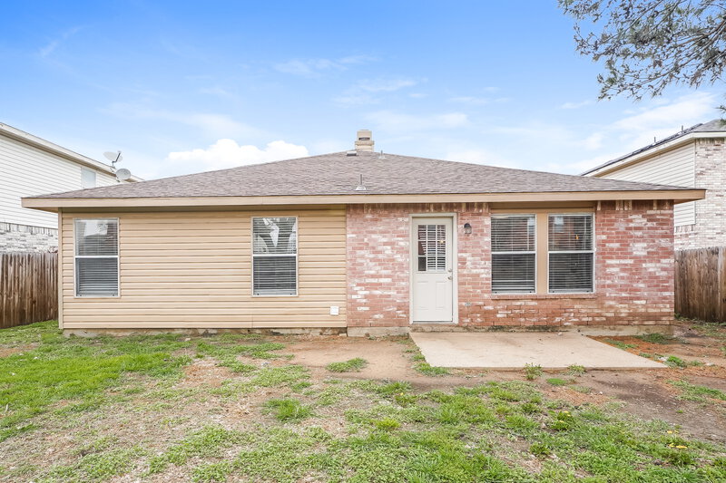 2,230/Mo, 2931 Volturno Dr Grand Prairie, TX 75052 Rear View