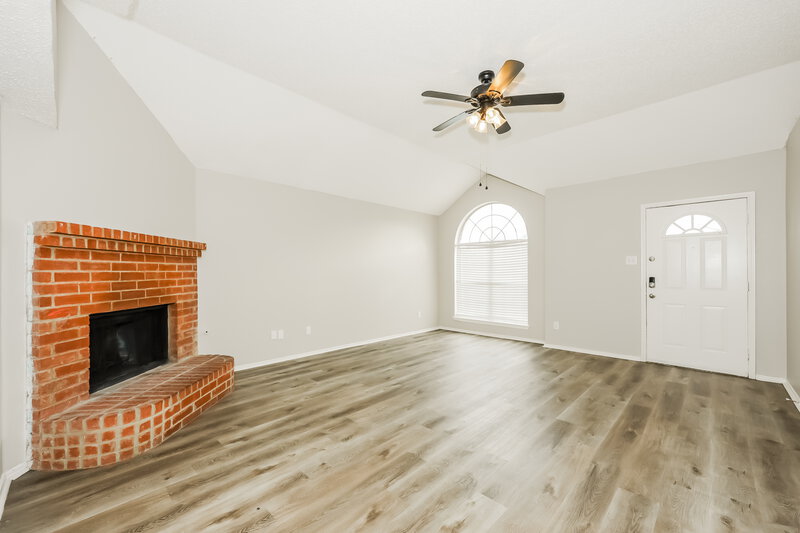 2,090/Mo, 9097 Elbe Trl Fort Worth, TX 76118 Living Room View