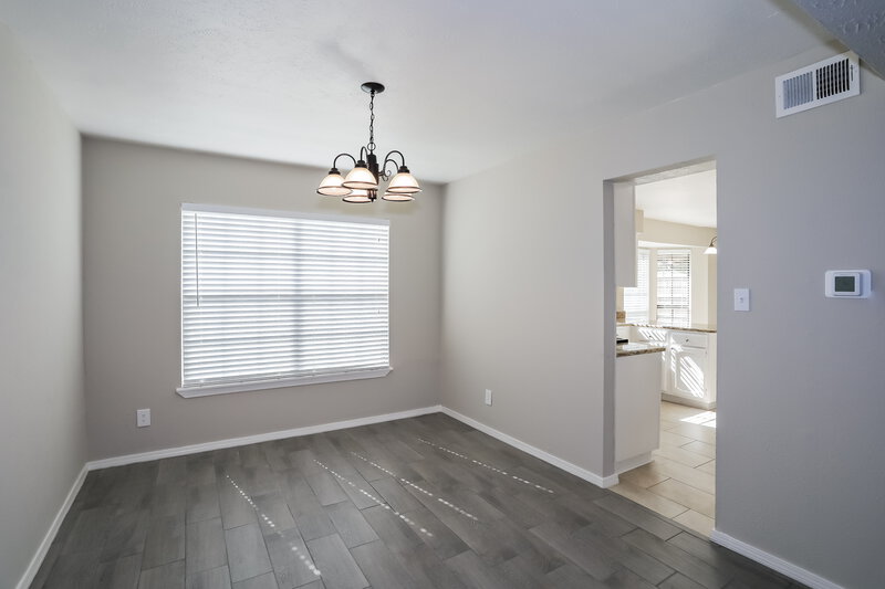2,545/Mo, 2514 Edinburgh St Arlington, TX 76018 Dining Room View